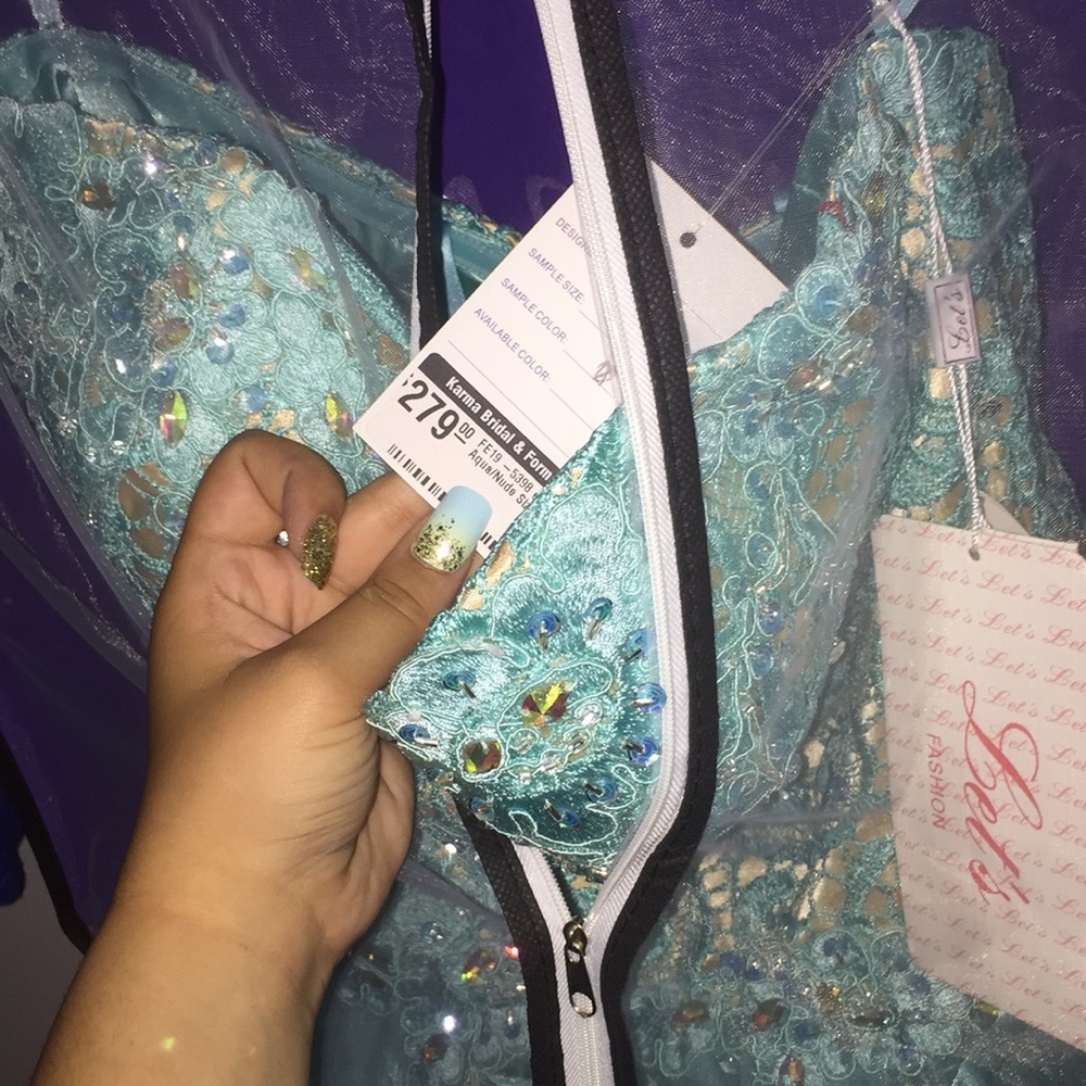 Prom dress - Picture 8 of 8